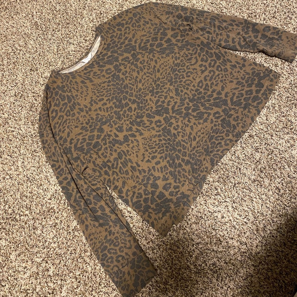Light leopard sweater
